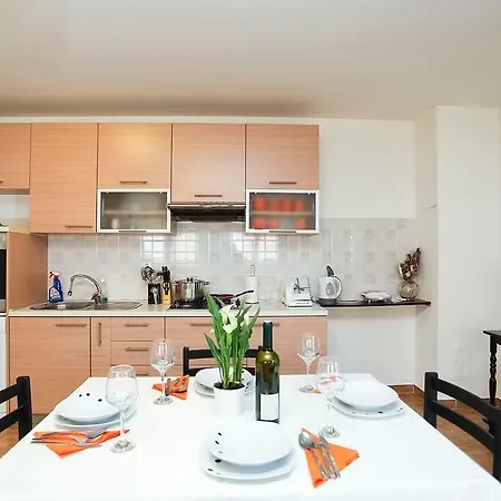 Anamarija Apartament *