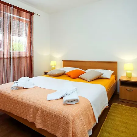 Apartament Anamarija *